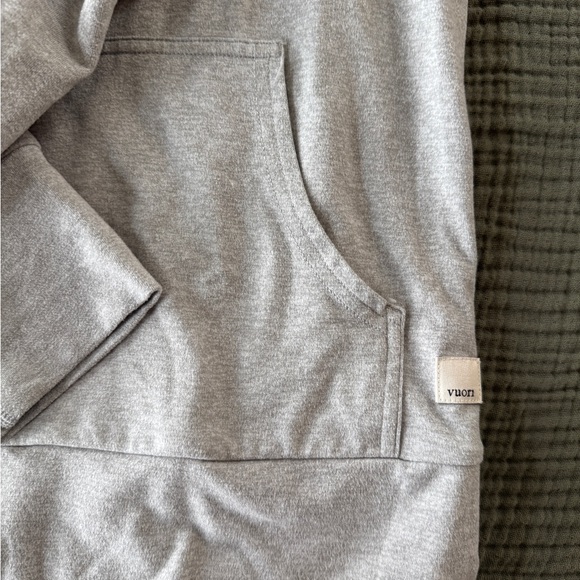 Vuori Halo Performance Hoodie 2.0 - Picture 4 of 4